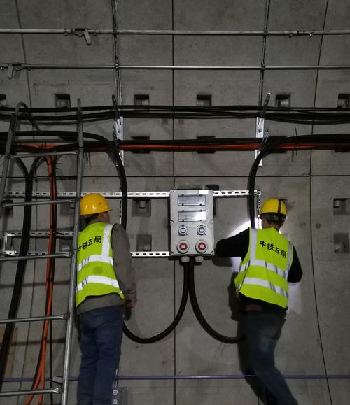 上海地鐵18號(hào)線3標(biāo)機(jī)電安裝工程順利通過預(yù)驗(yàn)收